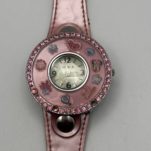 Pink watch - Picture 2 of 3